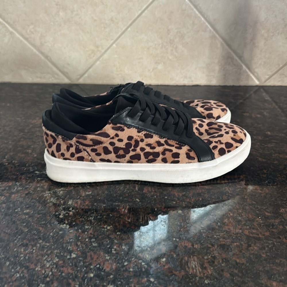 Dr Scholl’s Leopard print slip on sneakers ladies 8 - Picture 3 of 6